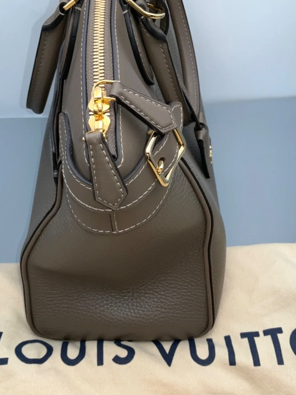 Louis Vuitton excellent very
